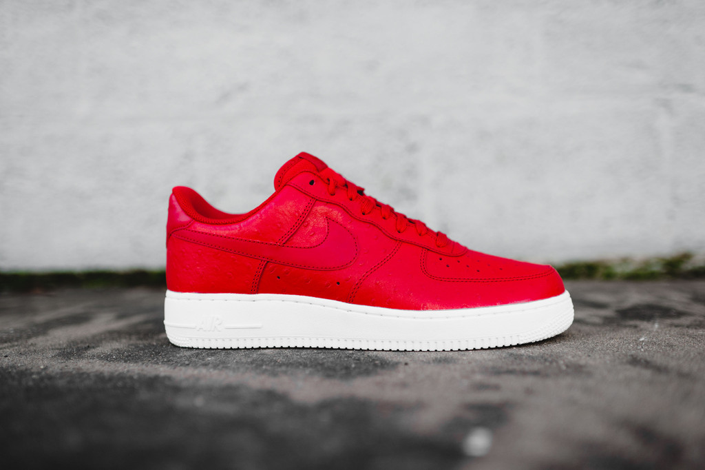 Buy Air Force 1 Low '07 LV8 'Gym Red' - 718152 603