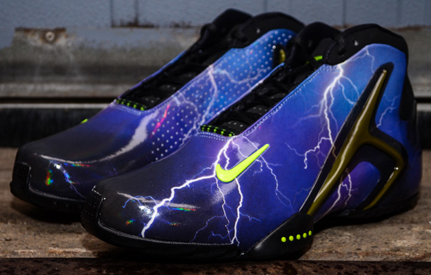 nike shoes with lightning bolt